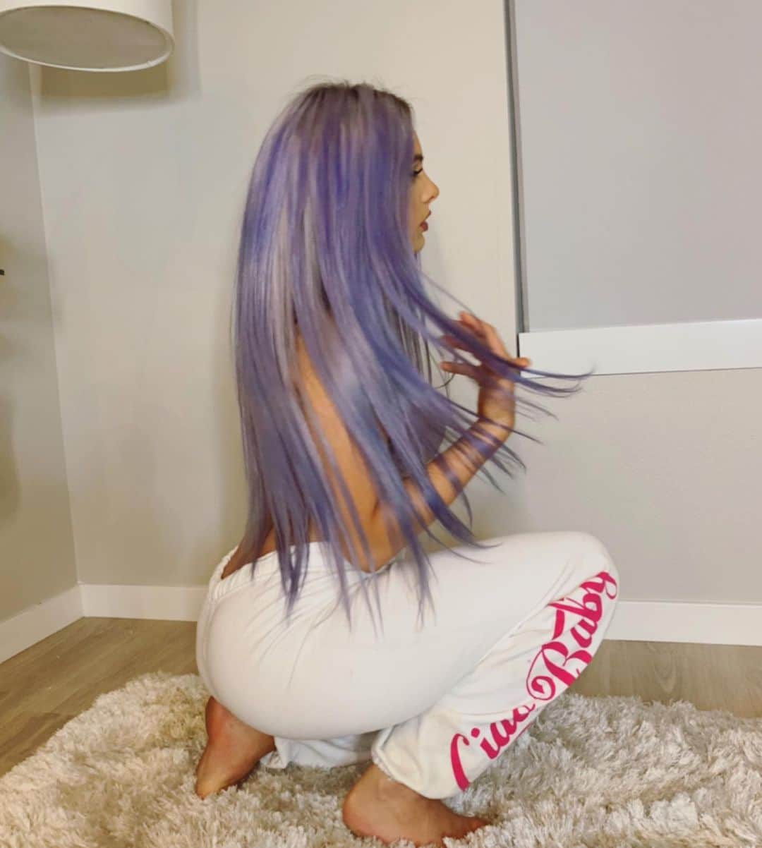 Leleponsさんのインスタグラム写真 - (LeleponsInstagram)「Throwback to purple hair 💜💜(what should my next color be?)」4月11日 2時03分 - lelepons