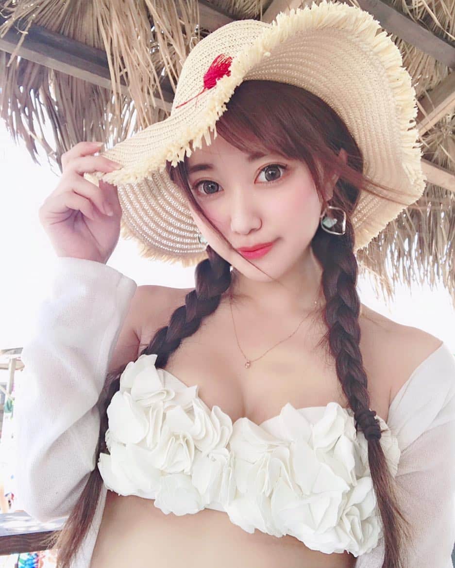 のインスタグラム：「🌺🌴🌺🌴🌺. * #由比ヶ浜 のMALIBU BEACH⛱ . にて1日お仕事だたよ💓❤️💓. * * いよいよ、明日8/11ゎ…♡. 大阪にて#恵比寿マスカッツ 夏LIVE🎤. #コマネチツアー 最終日🌈💕. 場所👉UMEDA TRAD. 開場👉16:30〜  開演👉17:00〜. 物販開始👉14:30〜. 💖💚みんな絶対に来てね💖💚. #idol #follow #me #l4l #kamakura #beach #sea #cute #malibu #travel #travelphotography #travelgram #trip #アイドル #グラビア #松本ゆん #ゆんぬふるーる 募集中 #summer #鎌倉 #海の家 #マリブナツ #マリブビーチ #海水浴場 #夏 #海」