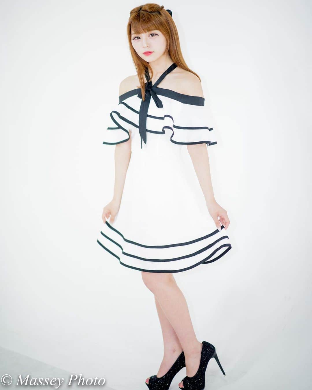 のインスタグラム：「. . . . 「Studio COURTEA」で撮った写真です。 モデルは、結月ねねちゃんです。 It is a picture taken in the studio “Studio COURTEA”. Her name is Nene Yuduki. . . #ポートレート #ポートレート女子 #ポートレートモデル #ポートレート撮影 #ポートレート部 #ポートレイト #ポトレ #被写体 #ポトレのセカイ #被写体モデル #ポートレート写真 #東京カメラ部 #サロンモデル #美脚 #結月ねね #撮影会モデル #撮影会の女神さま #portrait #excellent_portraits #girlsphoto #lovers_nippon_portrait #portrait_perfection #個撮 #japanesegirl #japanesemodel #被写体女子 #tokyogirl #good_portraits_world #모델촬영 #인물사진」