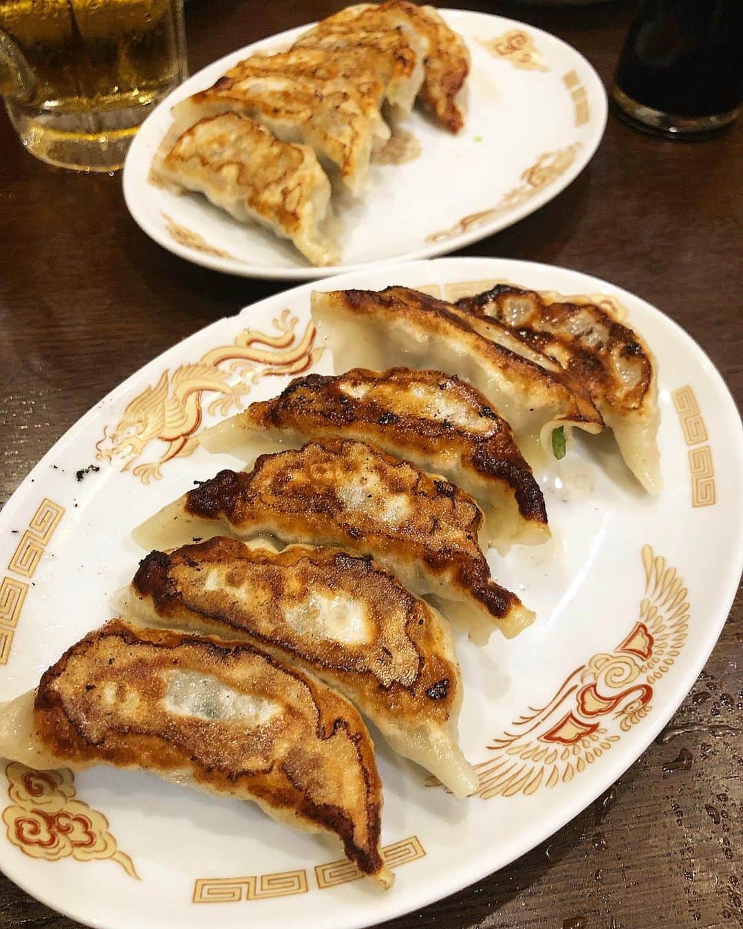 のインスタグラム：「【実家に来ました〜！！】. . . . . . . 実家はラーメン屋さんです🤩🤩🤩. . . . . . 今日はお泊りです❤️❤️❤️. . . . . #晩ご飯 #餃子 #ramenshop #gohome #gyoza」