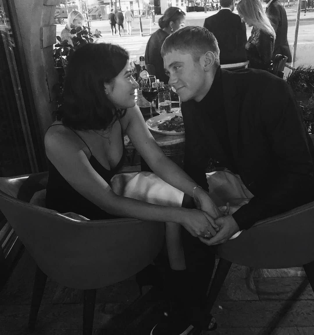 フェリックス・サンドマンのインスタグラム：「1 year with my soulmate. This year together with you has been the best year of my entire life. Zero doubts you’re the best thing that has ever happened to me. My best friend and better half forever, jag älskar dig min sparris」