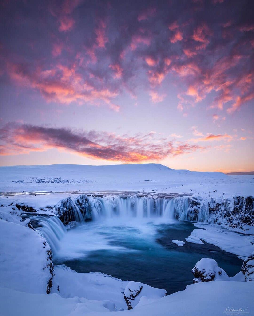 Canon Photographyさんのインスタグラム写真 - (Canon PhotographyInstagram)「@steffeneisenacher / Icelandic waterfalls during many different light situations. The first person to name all waterfalls correctly (in order from 1 to 5) gets a story shoutout! Gooo.  All images by @steffeneisenacher」8月10日 21時23分 - cpcollectives