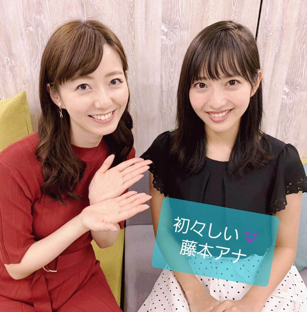 フジテレビ「プライムニュース イブニング」さんのインスタグラム写真 - (フジテレビ「プライムニュース イブニング」Instagram)「きょうからお盆休みに突入❗️。﻿ 今年は最長9連休か… 羨ましい限りです☺️。﻿ ﻿ さて、夏休み明けの内田アナ。﻿ リフレッシュして来たようですよ😌。﻿ 代行してくれた藤本アナと一緒に📸。﻿ 藤本アナは 新人とは思えないくらい落ち着いていました。﻿ ﻿ 連休中、自宅でのんびりお過ごしの方は﻿ ぜひ、番組をご覧下さい😄。﻿ ﻿ #お盆休み﻿ #９連休﻿ #９連休もあったら何をしよう﻿ #藤本万梨乃﻿ #新人アナウンサー﻿ ﻿ #竹内友佳﻿ ワンピース #vis @vis_jp﻿ ピアス #お世話や @osewaya_official﻿ #奥寺健 @fujitv_announcer﻿ #内田嶺衣奈 @reina.uchida﻿ ワンピース #FeteROBE @feterobe﻿ ﻿ #加藤綾子 #風間晋 #木村拓也 #酒井千佳 #荘口彰久 #副島淳 #福原直英 #佐々木恭子 #小澤陽子 #海老原優香 #安宅晃樹 ﻿ #フジテレビ #アナウンサー #ライブニュースイット」8月10日 21時34分 - livenews_it