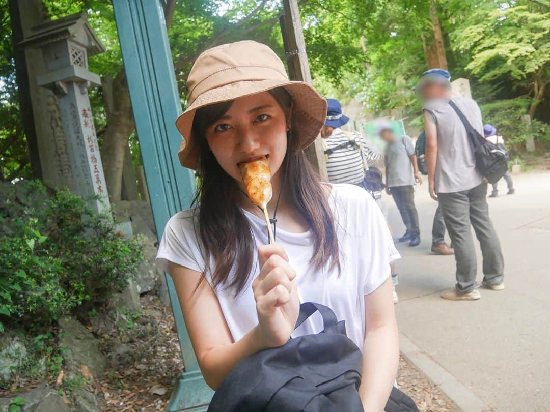 奥山かずささんのインスタグラム写真 - (奥山かずさInstagram)「登山という名の食べ歩き 汗びっしょり あしたは山の日です⛰」8月10日 21時27分 - kazusa_okuyama_official