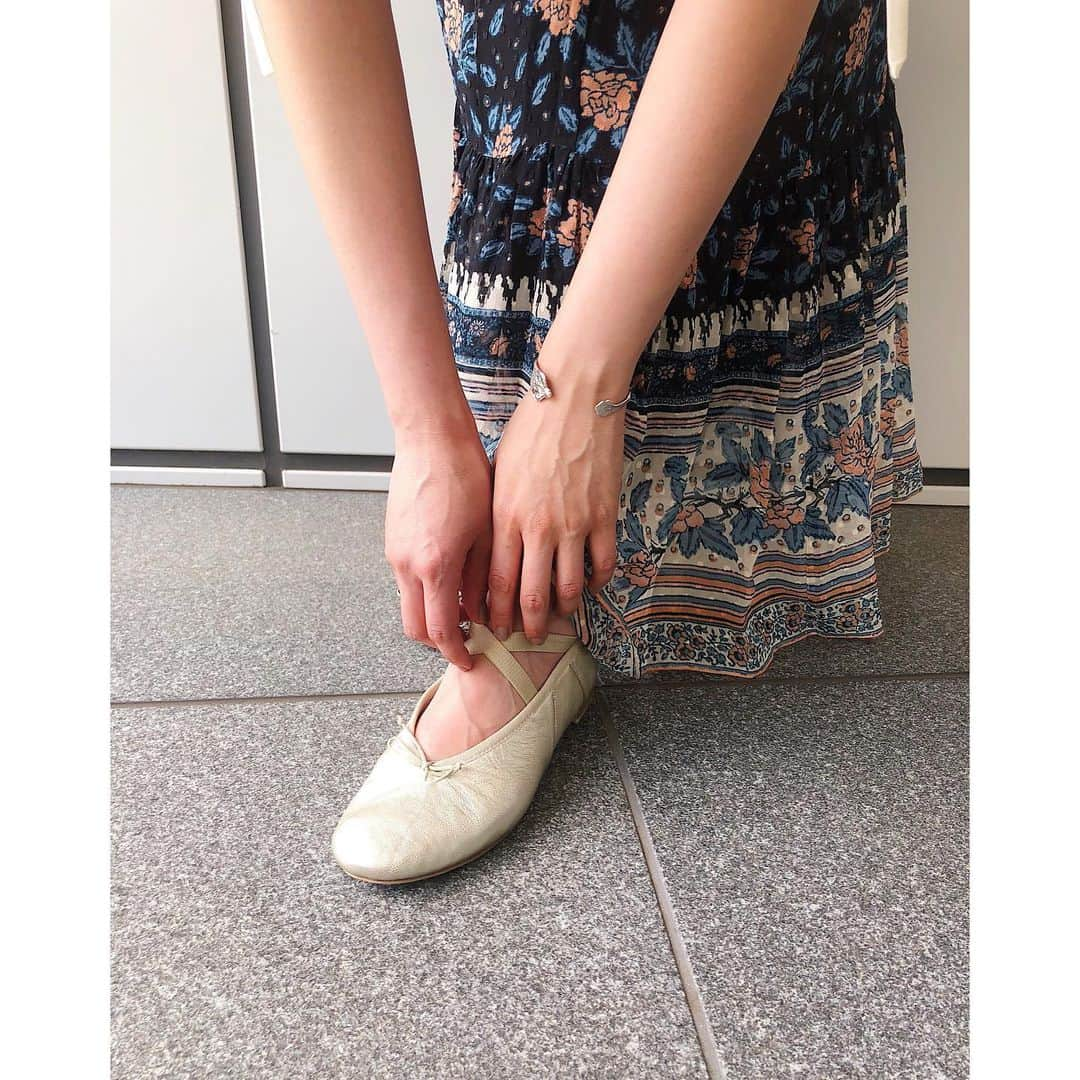 IÉNA LA BOUCLEさんのインスタグラム写真 - (IÉNA LA BOUCLEInstagram)「new arrival!﻿ --------------------------------﻿ ﻿ 【ULLA JOHNSON】﻿ 毎シーズンLABOUCLEで人気の﻿ ULLAJOHNSONが入荷しました❣️﻿ ﻿ オリジナルのカスタムプリントが﻿ いつも素敵…♥﻿ ブラウスやワンピース。﻿ 何枚も欲しくなるアイテムばかり…!﻿ ﻿ --------------------------------﻿ 1.2.3.4枚目﻿ tops【ULLA JOHNSON】﻿ ¥28,000+tax﻿ no.19070910004630﻿ ﻿ skirt【ULLA JOHNSON】﻿ ¥65,000+tax﻿ no.19060910005330﻿ ﻿ bag【ULLA JOHNSON】﻿ ¥54,000+tax﻿ no.19092910009730﻿ ﻿ shoes【OPERA 】 ﻿ ¥30,000+tax﻿ no.no.19093910008630﻿ ﻿ 5.6.7枚目 onepiece【ULLA JOHNSON】 ﻿ ¥82,000+tax﻿ no.19040910005930﻿ ﻿ --------------------------------﻿ ﻿ #iena_la_boucle﻿ #laboucle #iena﻿ #boucle_19aw」8月10日 21時32分 - iena.la.boucle.store