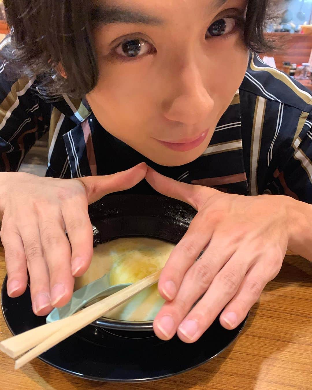 岩義人のインスタグラム：「#ラーメン 幸せ #岩義人 #LikeA #actor #artist」