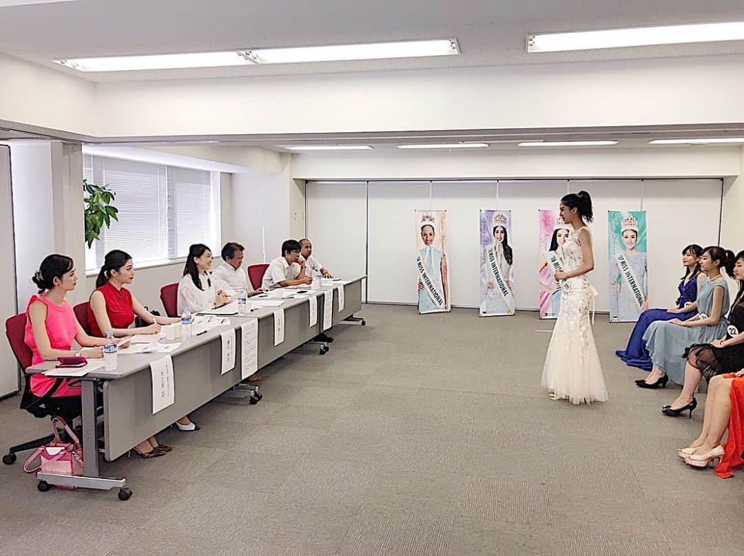 櫻井麻美のインスタグラム：「2020年度ミス・インターナショナル日本代表選出大会予選会👑✨ ・ 審査員を務めさせていただきました😊 ・ 今年の日本大会は11月26日。 3ヶ月後が今から楽しみです♪ ・ ・ #missinternational  #missinternationaljapan  #beautypageant  #missjapan  #2020 #予選会  #審査員  #日本代表」