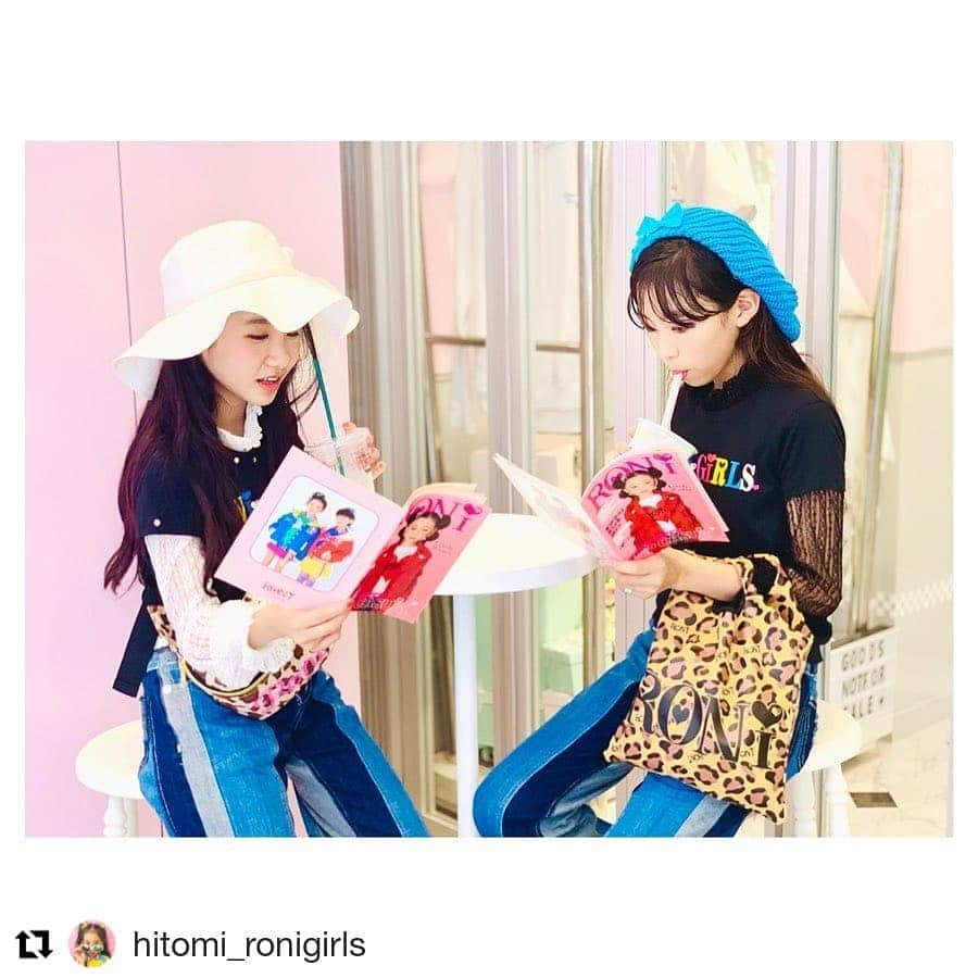 RONI WORLDのインスタグラム：「#Repost @hitomi_ronigirls (@get_repost) ・・・ 📕 RONI 秋冬カタログ 📕 ❤︎ 今日からカタログ配布が始まりましたー🆕🎉💖✨ 早速HITOMI&YUNIKAもゲットしたよ🥰 可愛いお洋服たくさん載ってます🌈💝✨ そしてとてもありがたいことにカタログモデルに使って頂きました😭✨✨❤️ YUNIKA©︎と4年ぶりのカタログショットに大興奮‼️ ロニガになってお姉さんになった2人をぜひチェックして下さい👭💗💕 そして今日は @yunika_ronigirls ©︎のお当番です👑✨ オシャレで参考になるサンダルcodeご紹介してるのでこちらも合わせてチェックしてね😘❤️❤️ 【@ronigirls_8th 】 ❤︎ ❤︎ #RONI #ロニィ #ronigirls8期生 #キッズファッション #ロニガインスタ #ロニガスタグラム #vol15 #サンダルコーデ #2019秋冬 #秋冬カタログ配付中 #ジュニアモデル #カタログモデル #ロニクラミックスマッチ #roni #ronigirls #kidsfashion #denimcollection #kidscoodinate #ronigainsta #ootd #ronigastagram #sandalcode #juniormodel #catalogmodel  ##2019aw  #ig_kids #ronigirls8th #dancers #models」