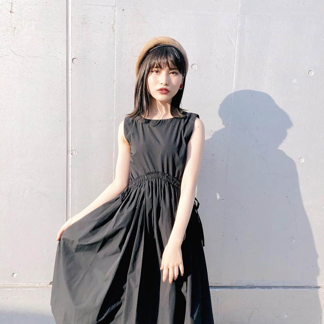 福岡聖菜さんのインスタグラム写真 - (福岡聖菜Instagram)「黒  大人といえば黒ってイメージが 実はすごくあるなぁ。 濃いめのリップを薄めに塗って まつげはバサッと 一歩ずつ大人っぽくねっ  握手会2日目もありがとう💫  one-piece→ #redyazel  #ワンピース #黒ワンピース #ワンピースコーデ #私服 #夏コーデ #握手会 #AKB48」8月10日 21時41分 - seina___ff