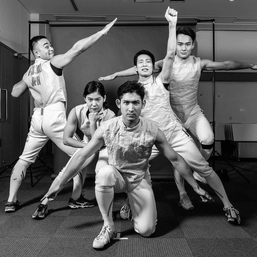 宮脇花綸さんのインスタグラム写真 - (宮脇花綸Instagram)「. オフショットの方が気合い入ってる📸 #fencing #team #japan #foil #dragonball」8月10日 12時43分 - karinmiyawaki