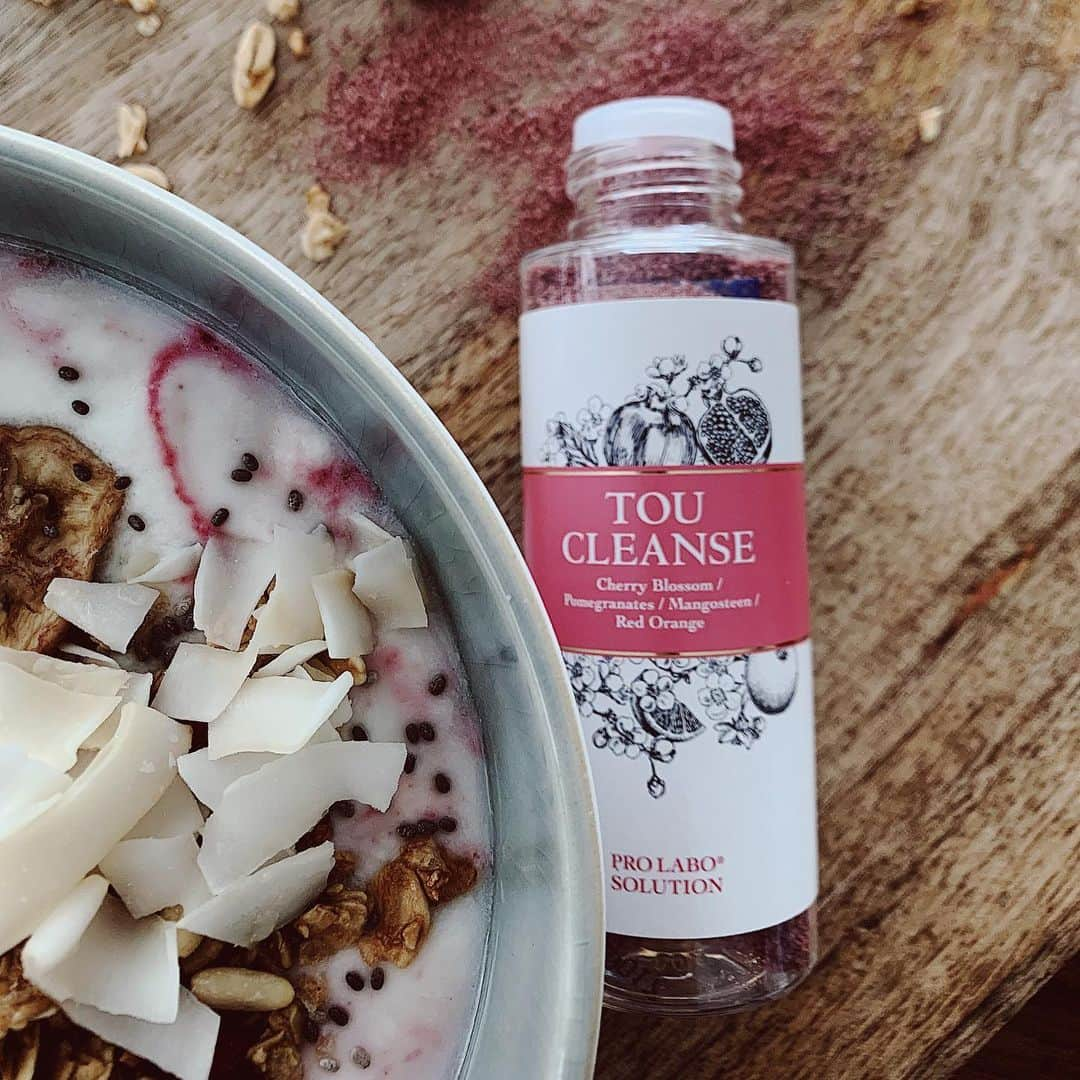 GENKINGの釜飯さんのインスタグラム写真 - (GENKINGの釜飯Instagram)「Tou cleanse bowl🥣 糖化の予防と分解をしてくれるの🌱 今の時期に大切な紫外線保護、シミ生成抑制も❤️ @estheprolabo_official  #エステプロラボ  #トウクレンズ  #prじゃないよシリーズ」8月10日 12時52分 - genkingkitchen