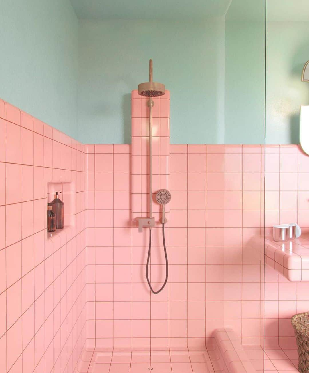 The Cool Hunterさんのインスタグラム写真 - (The Cool HunterInstagram)「Pink bathroom for a client in Mexico designed by @utkang #swipeleft #thecoolhunter」8月10日 12時55分 - thecoolhunter_