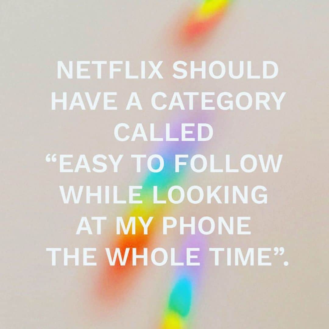 ブルーライフのインスタグラム：「fridays = netflix & chill 🌙」