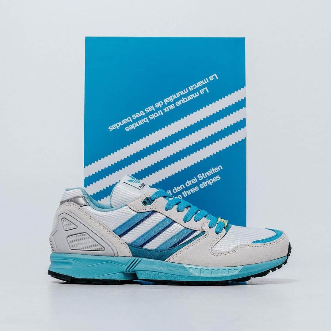 Sneaker Newsさんのインスタグラム写真 - (Sneaker NewsInstagram)「Run it back! adidas begins their 30 Years Of Torsion pilgrimage with the release of the ZX5000 OG. Hit the link in our bio for a full store list.」8月10日 13時02分 - sneakernews