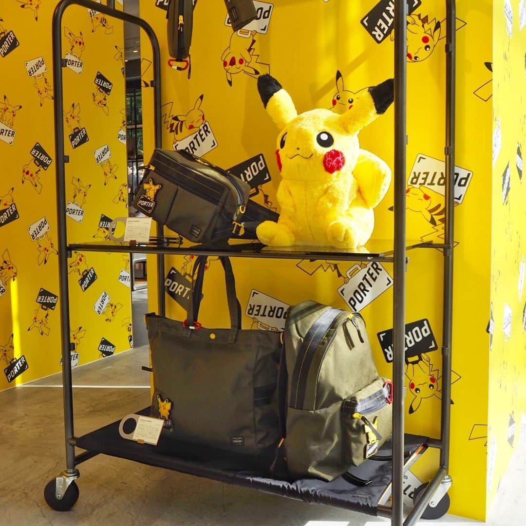 吉田カバン 表参道さんのインスタグラム写真 - (吉田カバン 表参道Instagram)「本日より、PORTER 表参道、PORTER STAND 品川駅店・東京駅店にて、幅広い世代に愛されている「Pokémon （ポケモン）」をフィーチャーしたイベントがスタートしました。 期間中は、イベントの開催を記念して製作した数量限定の「Pokémon & PORTER」オリジナルバッグをはじめ、iPhoneケースや缶バッジなどの雑貨アイテムをバリエーション豊富に展開いたします。  開催期間：2019年8月10日（土）～8月29日（木）  是非この機会にお立ち寄りください。 皆さまのお越しをスタッフ一同心よりお待ちしております。 ※「Pokémon & PORTER」オリジナルアイテムは、数量限定につき、在庫がなくなり次第終了となります。アイテムにより既に完売している可能性がございます。予めご了承ください。 イベントに関するお問い合わせは、直接店舗までお願いいたします。  Good morning! An event with “Pokémon”, which has been loved by all generations, has just begun at PORTER OMOTESANDO, PORTER STAND SHINAGAWA and PORTER STAND TOKYO STATION. During the event, we have limited edition of “ Pokémon & PORTER” bags along with iPhone cases, badges and other accessories.  Date: 2019/08/10 (Sat) – 2019/08/29 (Thu)  We are looking forward to having you all! ※This is a limited edition. Sales will end as soon as we are out of stock. Some products might be already sold out. Please contact each store directly if you have any questions.  #吉田カバン #ポーター #yoshidakaban #porter #luggagelabel #porteryoshida #madeinjapan #japan #porterflagshipstore #omotesando #theportergallery1 #porterstand #shinagawa #tokyo #trunkshow #pokemon #pikachu」8月10日 13時26分 - porter_flagship_store
