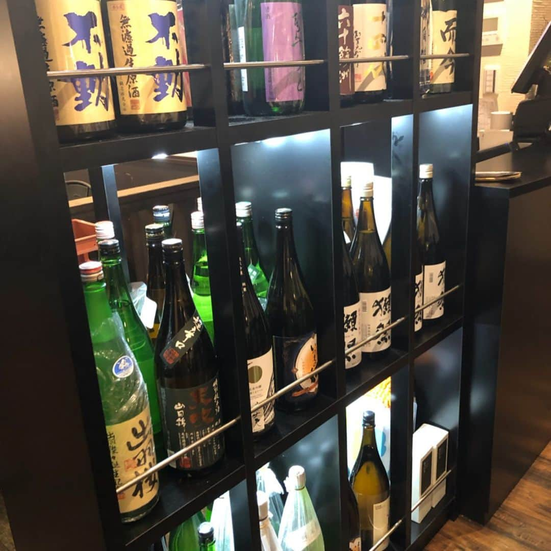 世手子さんのインスタグラム写真 - (世手子Instagram)「I went to Shin-Yokohama with my cousin(*'ω'*) Shop for people who love sake(*^◯^*) EVERYONE,great✌︎('ω')✌︎ I am glad to receive many comments（^人^） https://item.woomy.me/c/57225 従姉妹と #オハシ #新横浜店 に行ってきたよ^o^ こちらは #日本酒好き が集まるお店っっ 日本酒の飲み放題のコスパが素敵だょ(o^^o) 産地直送の #青みかんジュース も美味しかった･:*+.\(( °ω° ))/.:+ #新横浜グルメ って当たりハズレが多いイメージだったけど #ohashi は お料理も美味しかったよ #うにぎり 最高っっ #トマトの揚げ出し は絶品！ #バーニャカウダ も映えでしたっっ(´∀｀*) #マコモダケの天ぷら があるのはすごいっっ（＾ν＾） お料理だけでもまた行きたいお店だよ^_−☆ 新横浜 オハシで検索だよーんっっ #新横浜オハシ #新横浜ohashi #オハシ新横浜 #ohashi新横浜 #GEMS新横浜 Casting by @woomy.restaurant」8月10日 13時38分 - rojide