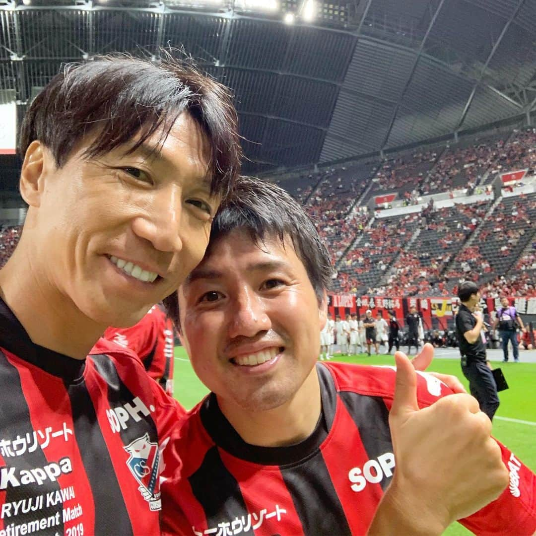 波戸康広さんのインスタグラム写真 - (波戸康広Instagram)「・﻿ 河合竜二 引退試合 ⚽️﻿ ﻿ 懐かしい顔ぶれ〜 ✨(^з^)-☆✨﻿ ﻿ ﻿ ﻿ #引退試合 #札幌ドーム #コンサドーレ札幌 #仲間﻿ #河合竜二 #天野貴史 #鈴木隆行 #桜井直人 #友情﻿ #soccer #instaphotos #instagood ﻿ ﻿ ﻿ ➖➖➖➖➖➖➖➖➖➖➖➖➖➖﻿ ﻿ 波戸康広 公式ウェブショップはプロフィールから👆﻿ 無料メルマガのご登録で、ここでしか語らないことを配信中‼️﻿ プレゼントキャンペーンの応募もできます💡﻿ 是非遊びに来てね✌️✨﻿ ﻿ ﻿」8月10日 14時03分 - hato.official