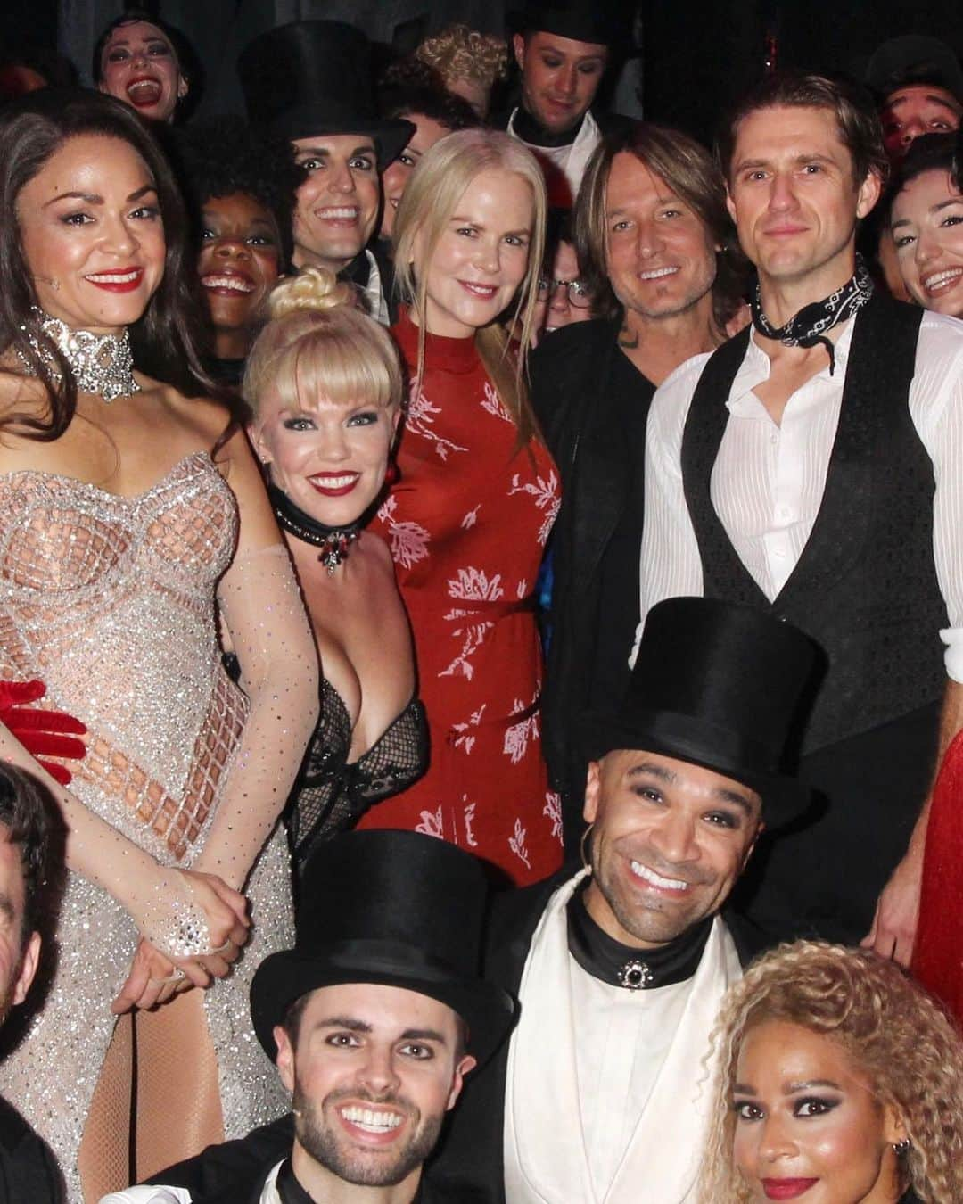 Just Jaredさんのインスタグラム写真 - (Just JaredInstagram)「@nicolekidman & @keithurban hang out backstage with @moulinrougebway stars @karenolivo76 & @aarontveit after the show! #NicoleKidman #KeithUrban #KarenOlivo #AaronTveit #MoulinRouge Photos: Getty」8月10日 14時54分 - justjared