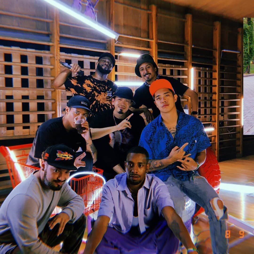 ショーン・エバリストのインスタグラム：「Back in Poland to the one and only @fairplaydancecamp 🔊 The biggest camp in Europe is in session. Hyped to be here and honored to be asked 🙏🏽 Always a good time to be with the homies and exchange with new ones 🙇🏻‍♂️ swipe <<< for some of the feels, more to come soon. #fairplay2019 #poland #krakow」
