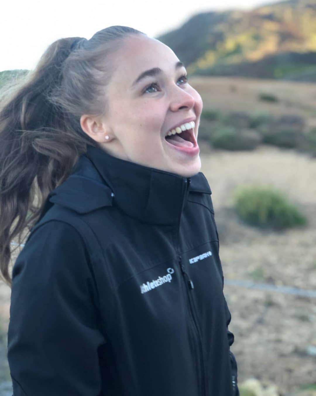 エイトォーラ・トールズドッティルのインスタグラム：「𝓑𝓲𝓻𝓽𝓱𝓭𝓪𝔂 𝓰𝓲𝓻𝓵 ✦𝟚𝟙✦」