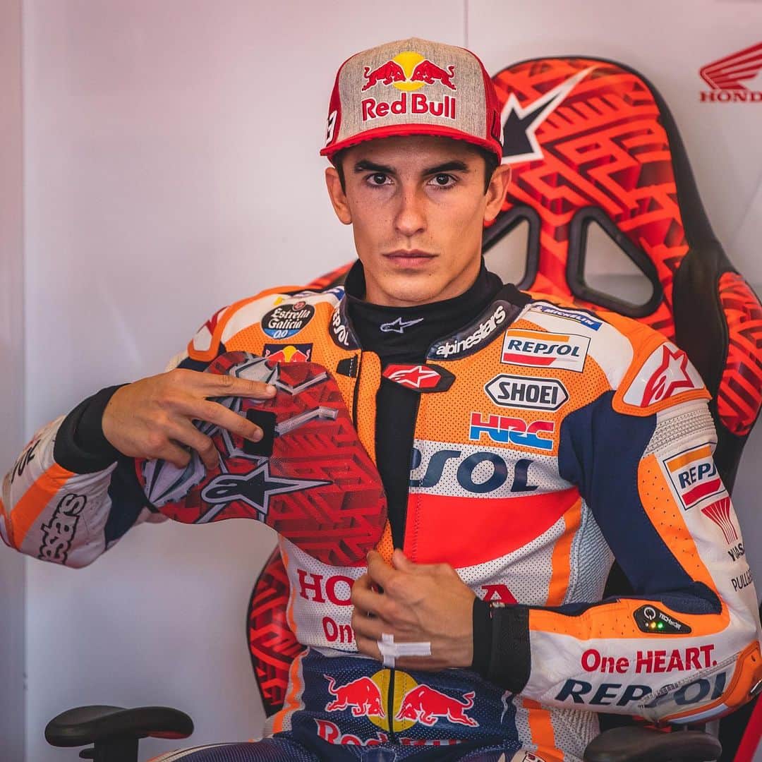 レプソル・ホンダのインスタグラム：「Ready.」