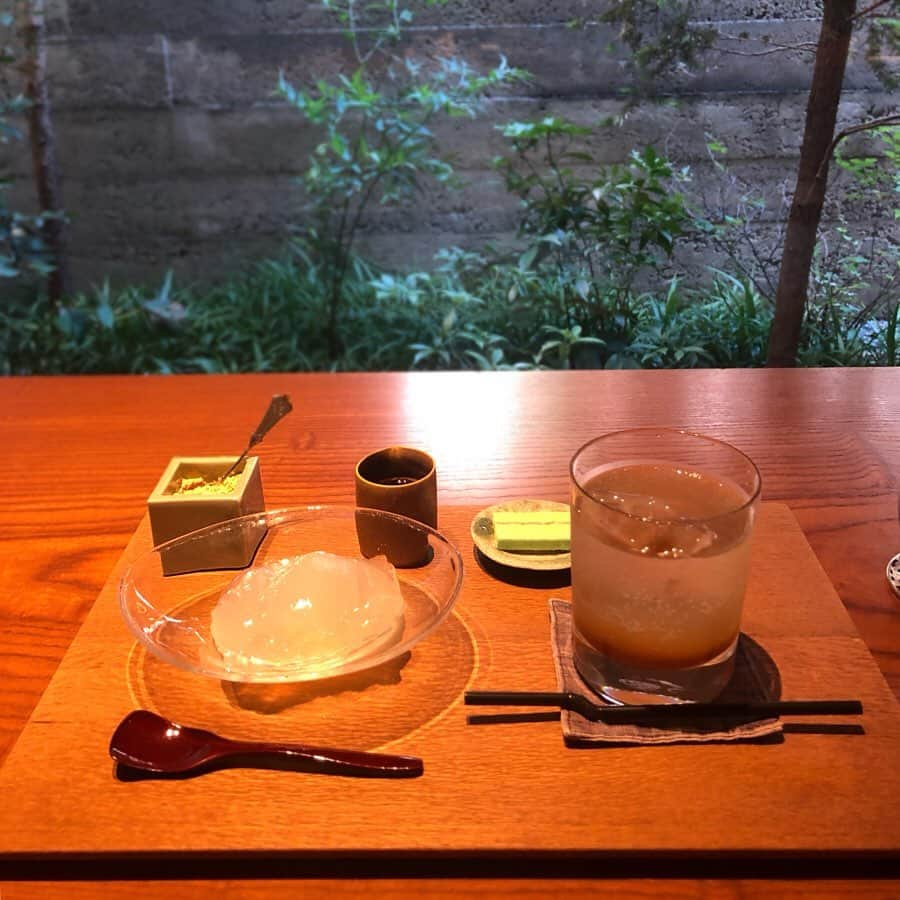 佐藤優里亜さんのインスタグラム写真 - (佐藤優里亜Instagram)「祇園のZEN CAFE🍵 ・ お土産見たりプラプラしてる途中に静かな小道に入ったこちらのカフェで甘味を頂きながら休憩🎐 ・ 茶寮 宝泉も行きたかったのだけど定休日で断念😭 絶対いつか行ってみたい！✨ ・ #京都 #京都カフェ #京都グルメ #京都観光 #京都巡り #zencafe #茶寮宝泉 #宝泉」8月10日 15時36分 - yuriang_