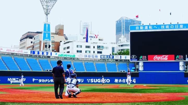 AKIのインスタグラム：「横浜スタジアムで最高の一打 . ホームランまであと少し . 人生にまた一つ素晴らしい思い出が増えました . #UUUM野球部 #野球 #Baseball #Sport #スポーツ #UUUM #横浜スタジアム #試合も勝った」