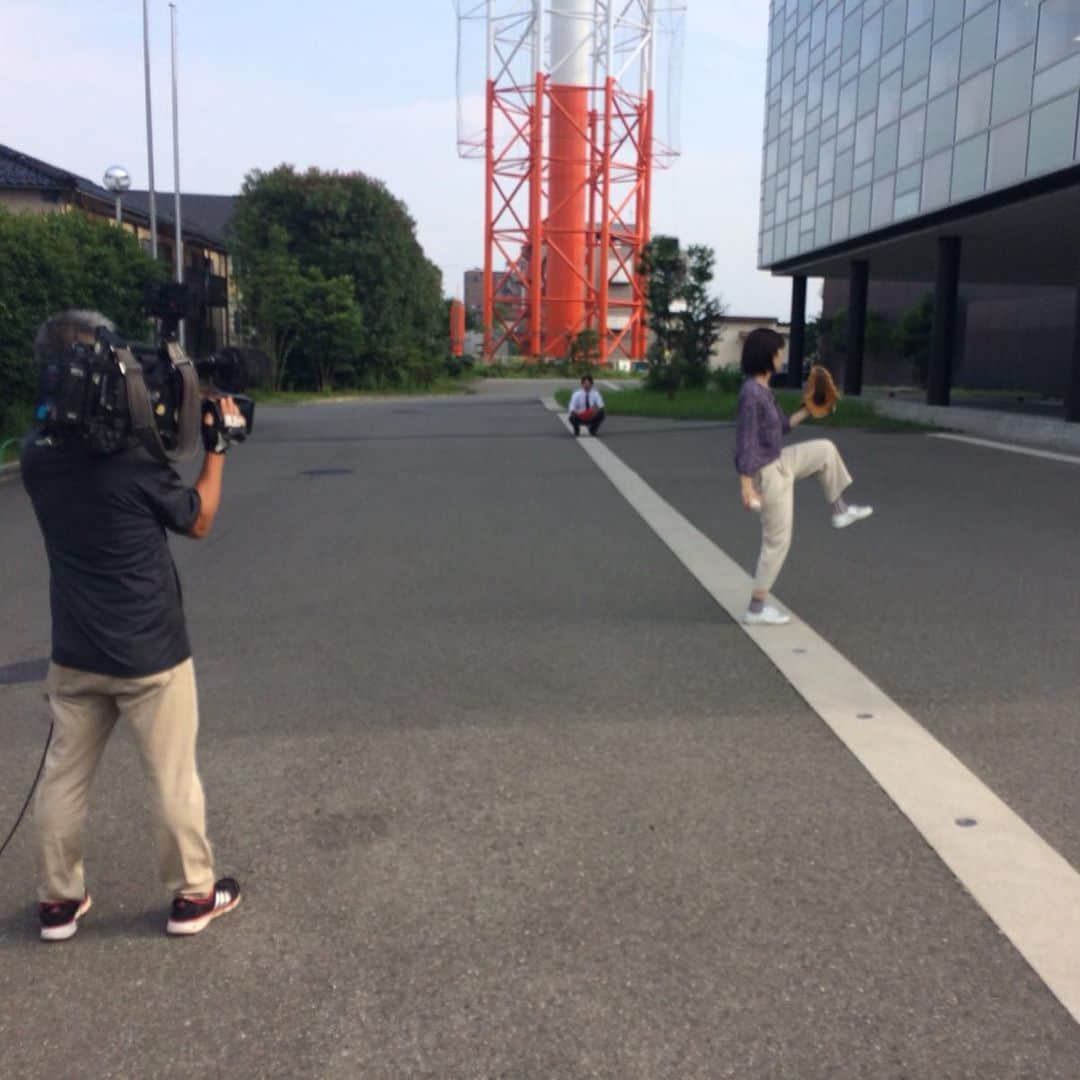 加藤愛さんのインスタグラム写真 - (加藤愛Instagram)「. 『加藤 愛、始球式への道』 . いよいよ明日が本番です。 ボールの握り方がわからず、 フォームもわからず、 10m飛ばすので精一杯と言っていた私ですが、 18m投げられるように練習しました。 教えていただいたことを ひとつひとつ思い出して頑張ります✨ . 石川ミリオンスターズと 茨城アストロプラネッツとの一戦、 18時試合開始です⚾︎ . お時間が合う方はぜひ 金沢市民球場にお越しください！ 一緒に応援しましょう🥳 . #元#北海道日本ハムファイターズ #投手 #現在#石川ミリオンスターズ#武田勝#監督 #石川さんlivenewsit  #月曜日#スポーツコーナーで放送予定 #石川テレビ#アナウンサー#加藤愛 連日暑いので暑さ対策は忘れずに☀️」8月10日 15時42分 - kitkatoai