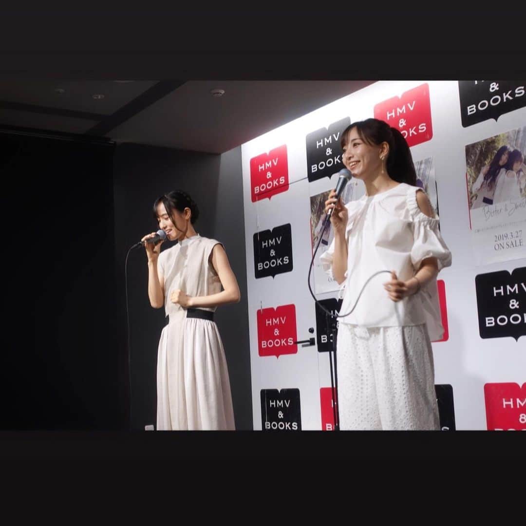 長谷川萌美さんのインスタグラム写真 - (長谷川萌美Instagram)「. . 「HMV & BOOKS  HAKATA」 ライブ🎤終了しました❣️ ありがとうございました！✨ . 新しいカバー曲を歌ったりしました！ 今回の福岡リリースイベント最初のライブ‼️ . 昨日のテレビやラジオを見て来てくださった方もいらっしゃいました🤗 . 今日はあと一回16:30〜観覧無料のミニライブ！ ストーリーをご覧ください！！ . .  #ビタスイ #遠ラブ #遠いところへ行くのでしょう #ラブストーリーは始まらない #ライブ #live #hmvbookshakata #福岡 #fukuoka #博多 #hakata #デュオ #duo」8月10日 15時50分 - moemi_hasegawa