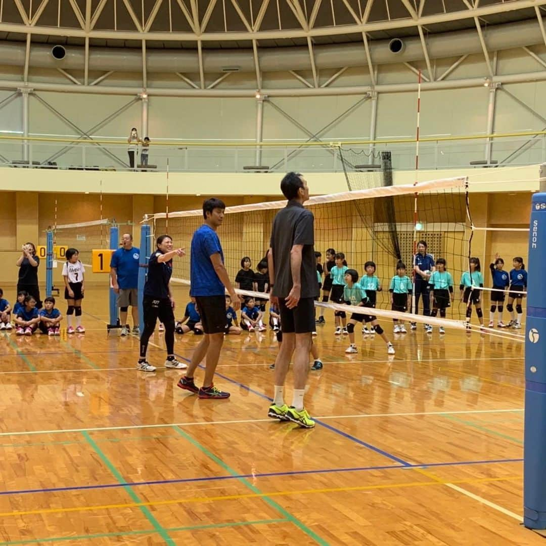 山本隆弘さんのインスタグラム写真 - (山本隆弘Instagram)「新潟県の刈羽村でバレーボール教室🏐 大竹さんとエビちゃんと楽しくやって来ましたー！ 関係者の皆様、お世話になりました😊 #刈羽村 #ラピカ #大竹秀之さん #櫻井由香さん」8月10日 16時12分 - yamamototakahiro5