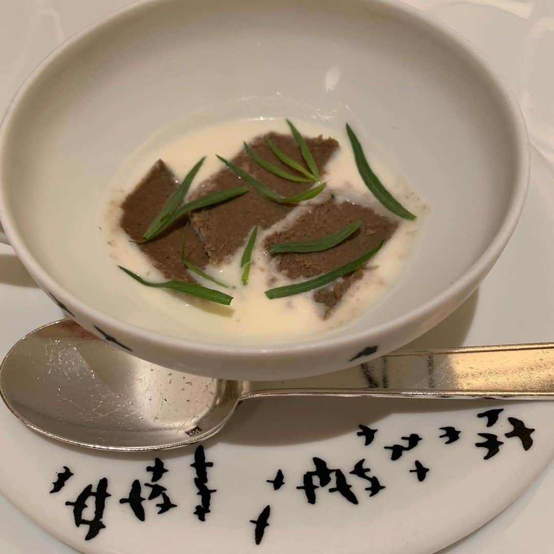 河野景子のインスタグラム：「久しぶりのフレンチ✨ La Becasseにて 至福の笑顔😊」
