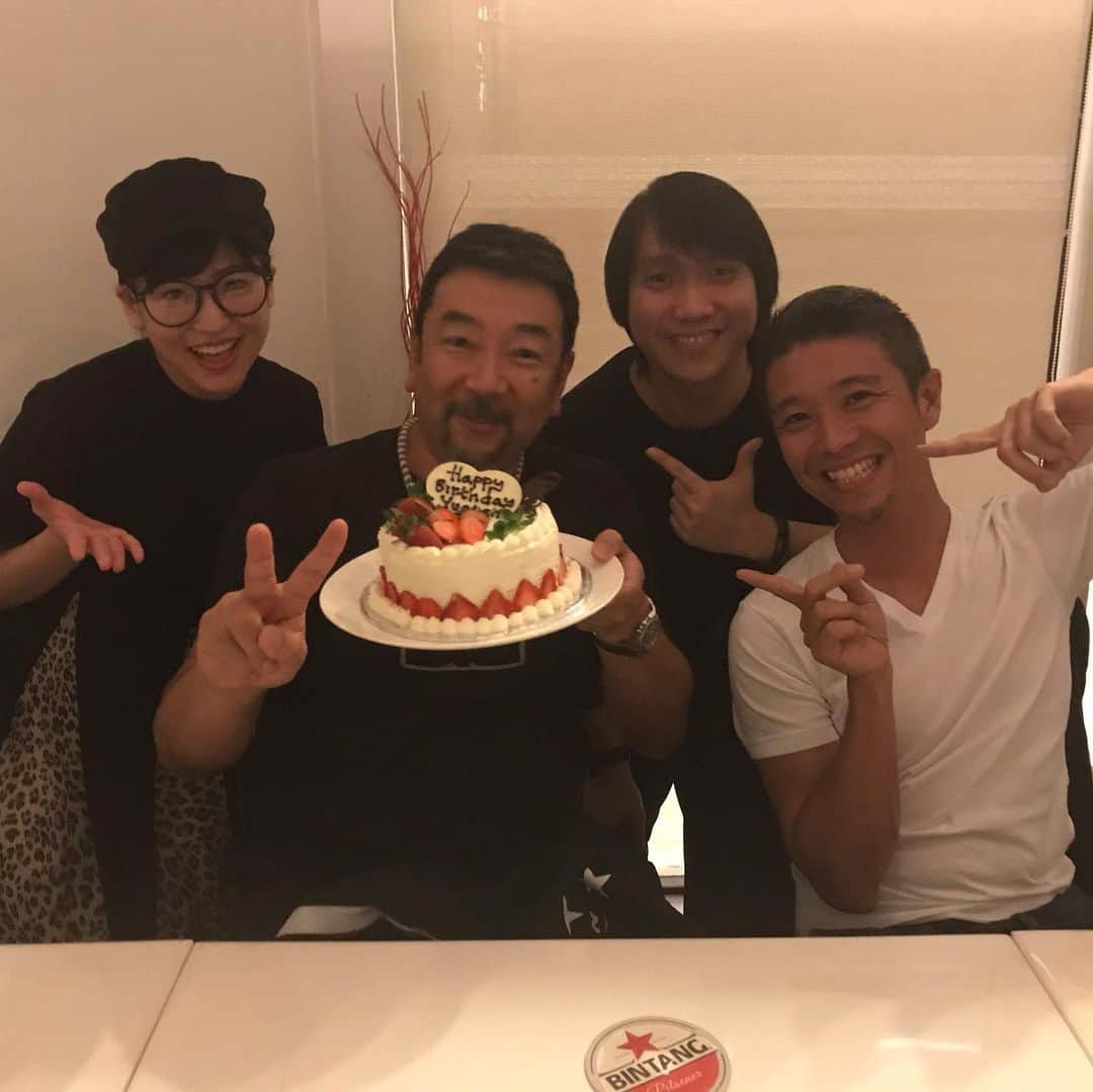 湯浅洋さんのインスタグラム写真 - (湯浅洋Instagram)「お祝いしてもらいました^ ^ #jkt48 #birthday」8月10日 22時00分 - 164yuasa