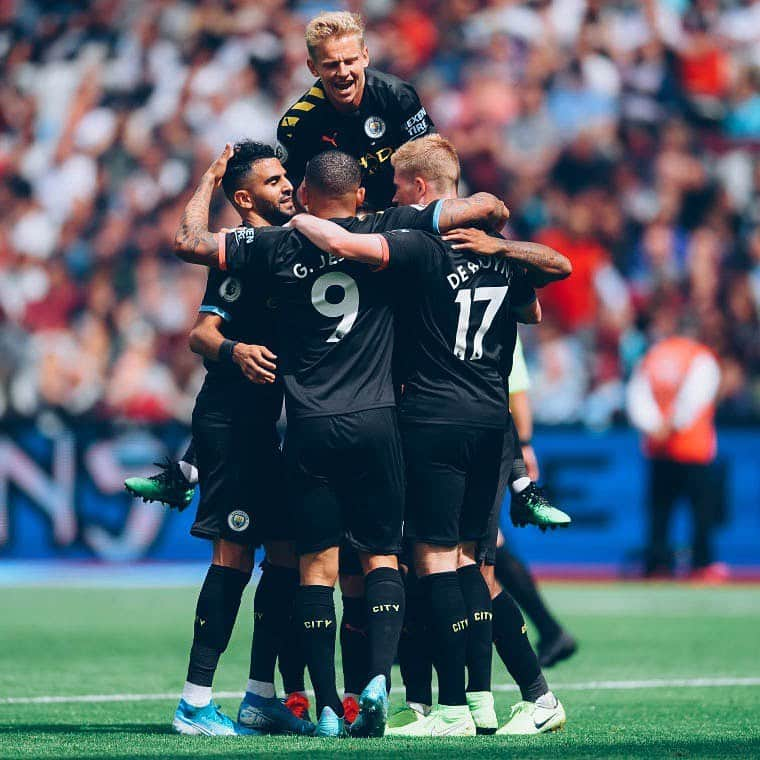 マンチェスター・シティFCさんのインスタグラム写真 - (マンチェスター・シティFCInstagram)「Ohhhh it feels good to be back, doesn’t it?! 🤗 #mancity」8月10日 22時00分 - mancity