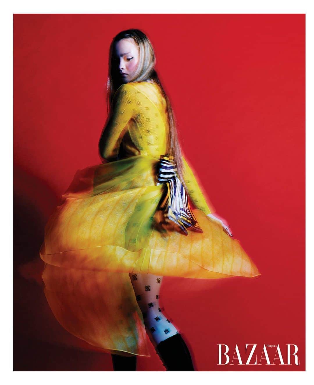 Harper's BAZAAR Japanさんのインスタグラム写真 - (Harper's BAZAAR JapanInstagram)「本日が誕生日のデヴォン青木もフェンディのドレスを纏い、BAZAAR ICONS 2019に登場！「The Independents（独立者たち）」がテーマの今年のICONS。ファッションシューティングが掲載されている10月号は8月20日発売です。 Photo: @mario_sorrenti  Styling: @carineroitfeld  #harpersbazaar #harpersbazaarjapan #BAZAARICONS #devonaoki #carineroitfeld #ハーパーズバザー #デヴォン青木」8月10日 16時57分 - harpersbazaarjapan
