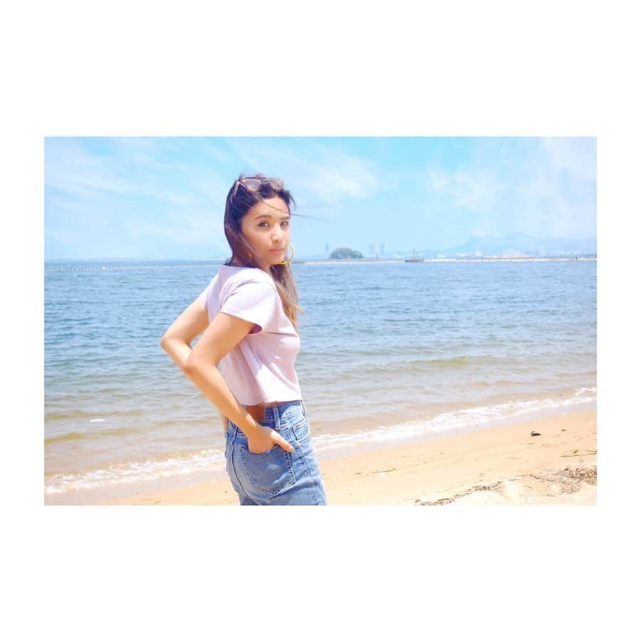 Beverlyさんのインスタグラム写真 - (BeverlyInstagram)「I can’t swim so I’ll just pose 😆 #beverly #ocean #beach #うみ #福岡 #summer #sunny」8月10日 17時06分 - beverly_official_