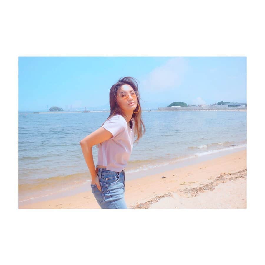 Beverlyさんのインスタグラム写真 - (BeverlyInstagram)「I can’t swim so I’ll just pose 😆 #beverly #ocean #beach #うみ #福岡 #summer #sunny」8月10日 17時06分 - beverly_official_