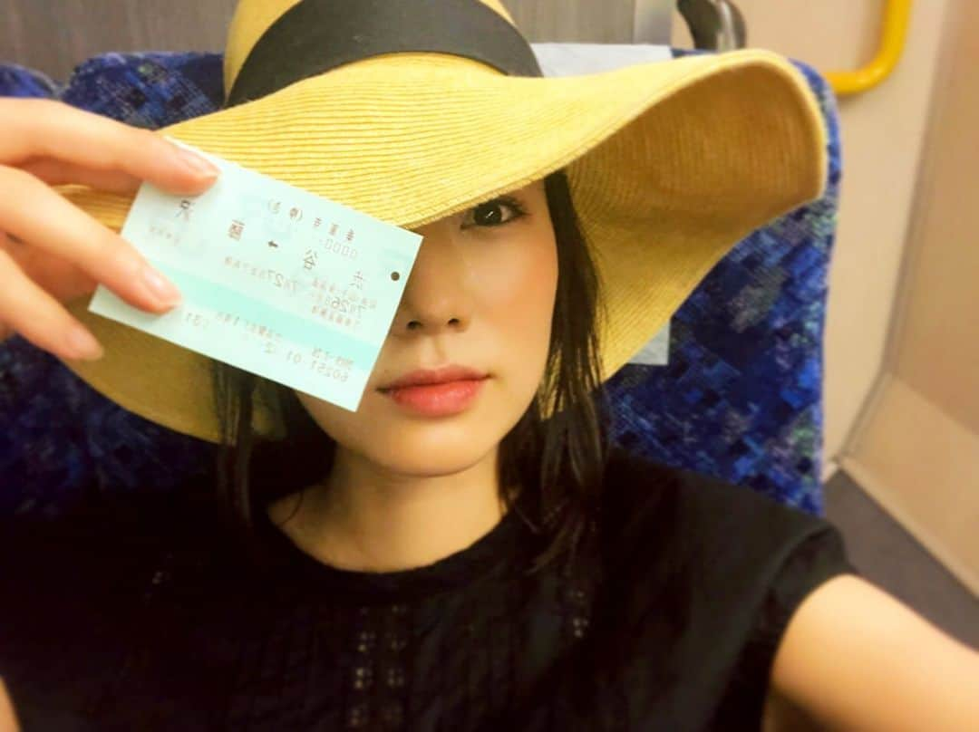 工藤采佳さんのインスタグラム写真 - (工藤采佳Instagram)「Q.旅行おすすめどこ？ という質問にたくさんのお答え頂き ありがとうございましたぁ😍💕 どこも気になる所ばっかりで、 お仕事の合間にずっと旅行先調べてるw 8月末は福岡帰りまっせ(*´˘`*) また福岡グルメアップするので、 福岡好きな皆さんお楽しみに〜☆彡.。」8月10日 17時14分 - kudo__ayaka