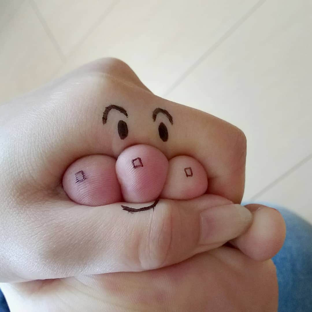 Sweet Strawberryさんのインスタグラム写真 Sweet Strawberryinstagram 大人の手足でやっても可愛くないな 笑 子供の手でやってるのを見かけるけど 自分の足の指でやってみた ジャムおじさんとマスオさんの声優さんが交代するようだけど 似せた