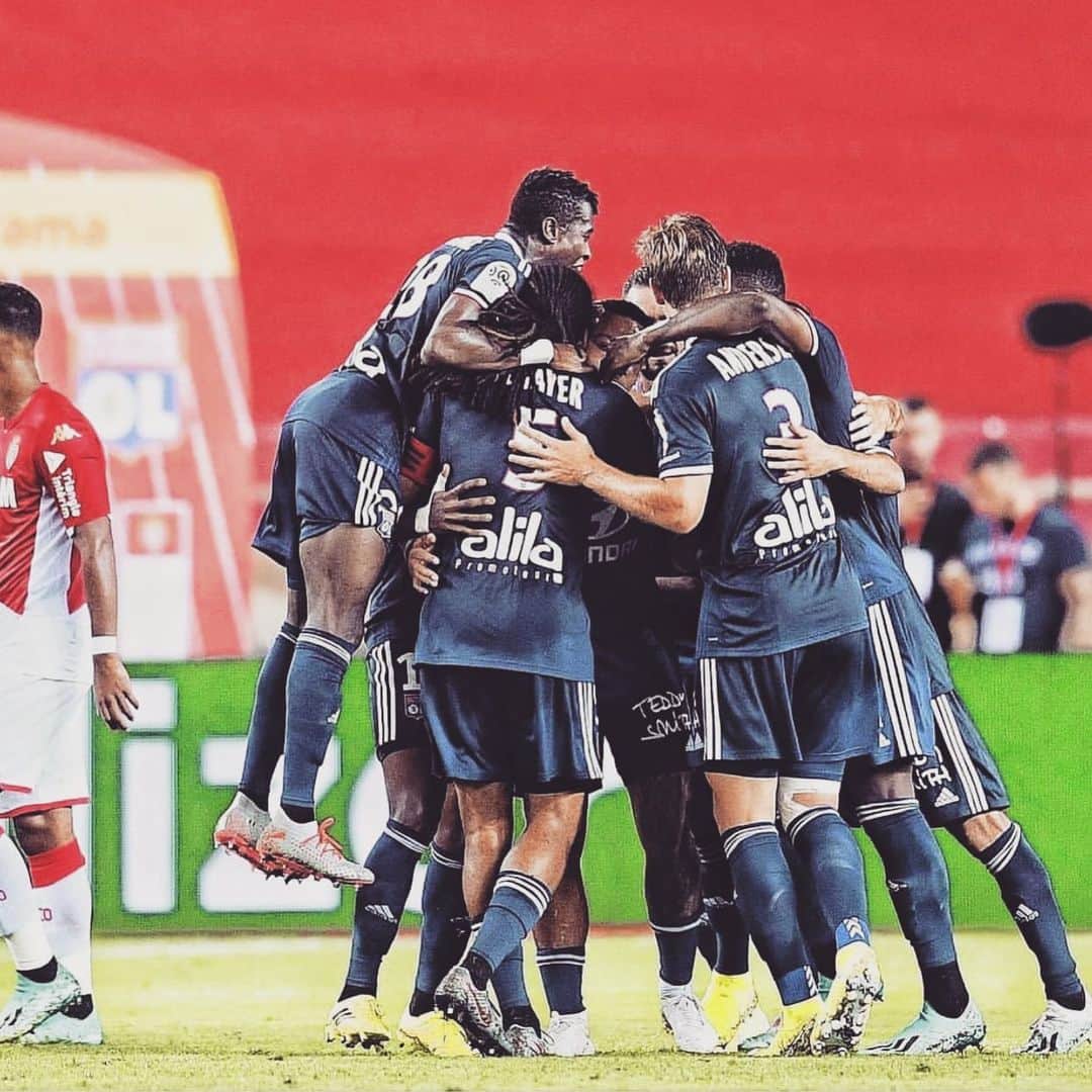 のインスタグラム：「This is a big man thingsss 💪🏽 #lioninlyon#blessed」
