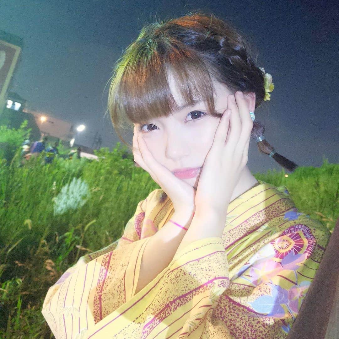 茶叶小果さんのインスタグラム写真 - (茶叶小果Instagram)「花火大会があるよ！暑くて💦 飲み物たくさん持ってく」8月10日 17時34分 - chayexiaoguo