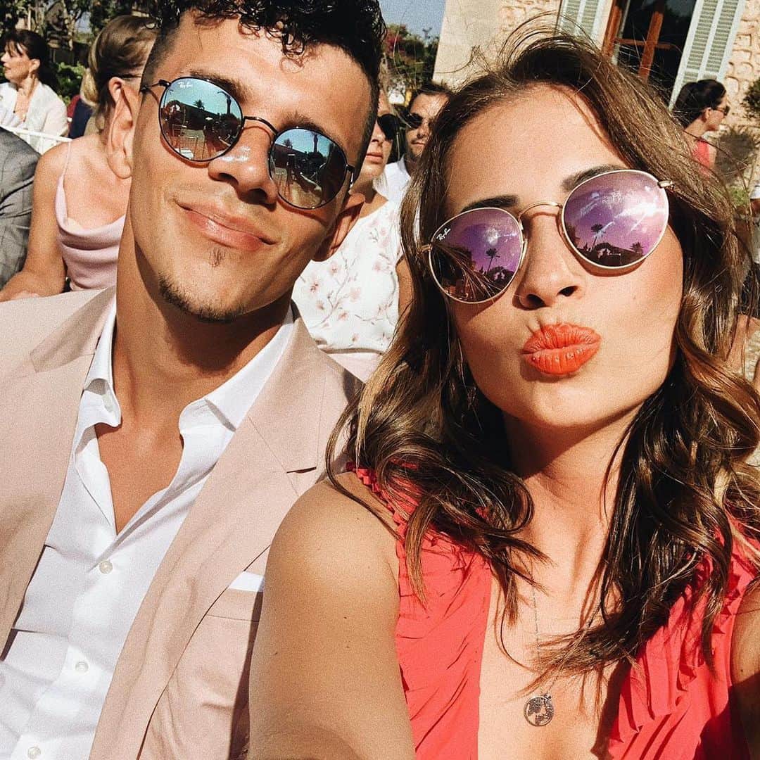 アルフレッド・モラレスのインスタグラム：「I choose you. And I’ll choose you, over and over and over. Without pause, without a doubt, in a heartbeat. I’ll keep choosing you. You are my life. My world. My love. My everything. @nadja1008 ❤️」