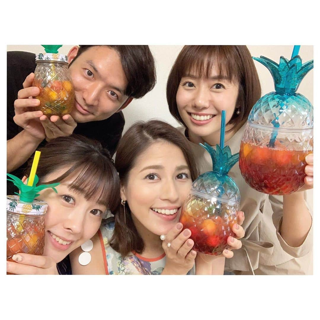 永島優美さんのインスタグラム写真 - (永島優美Instagram)「* これ、紅茶なんです！ 紅茶好きの夕貴さん特製 #ティーパンチ ♡ フルーツがたくさん入ってスッキリしていて、とにかく美味しいんです😆🍉🍈 * この日のために可愛い容器まで準備してくれた夕貴さんの優しさにほっこりしました☺ * * #山﨑夕貴 アナ #生田竜聖 アナ #三上真奈 アナ #最後の写真 #生田さんの可愛い表情にご注目😗」8月10日 17時52分 - yuumi_nagashima