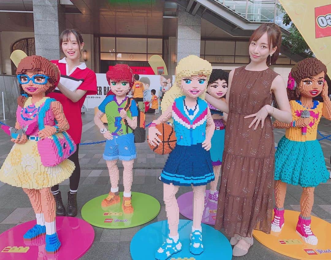 のインスタグラム：「. . 博多にLEGO展 . 可愛かった💕 全然服装違う系統だけど😂 ガールズ！頑張るわよ！的な感じ☺️ .  #ビタスイ #lego #博多 #福岡」