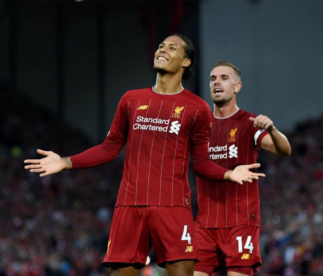 ビルヒル・ファン・ダイクさんのインスタグラム写真 - (ビルヒル・ファン・ダイクInstagram)「The @premierleague is back!! 🔥 3 big points to the start the season with! Lots to continue to work on but we have a great platform to build on now. See you all in Istanbul! 😁」8月10日 18時08分 - virgilvandijk