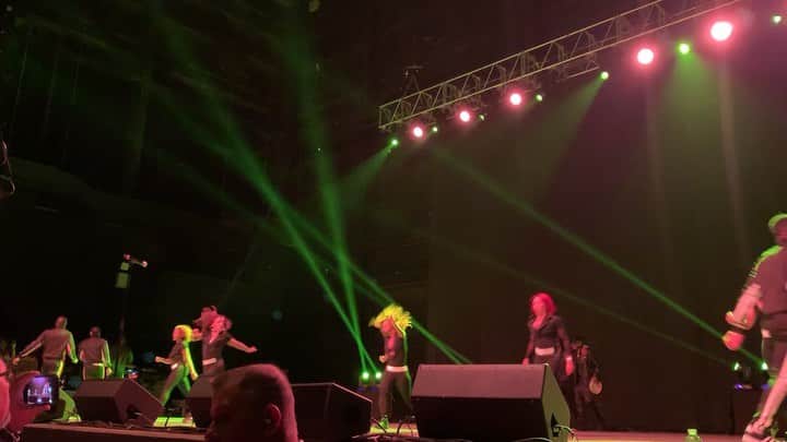 MCハマーのインスタグラム：「Pray 🙏🏿🙏🏿🙏🏿🔥🔥🔥」