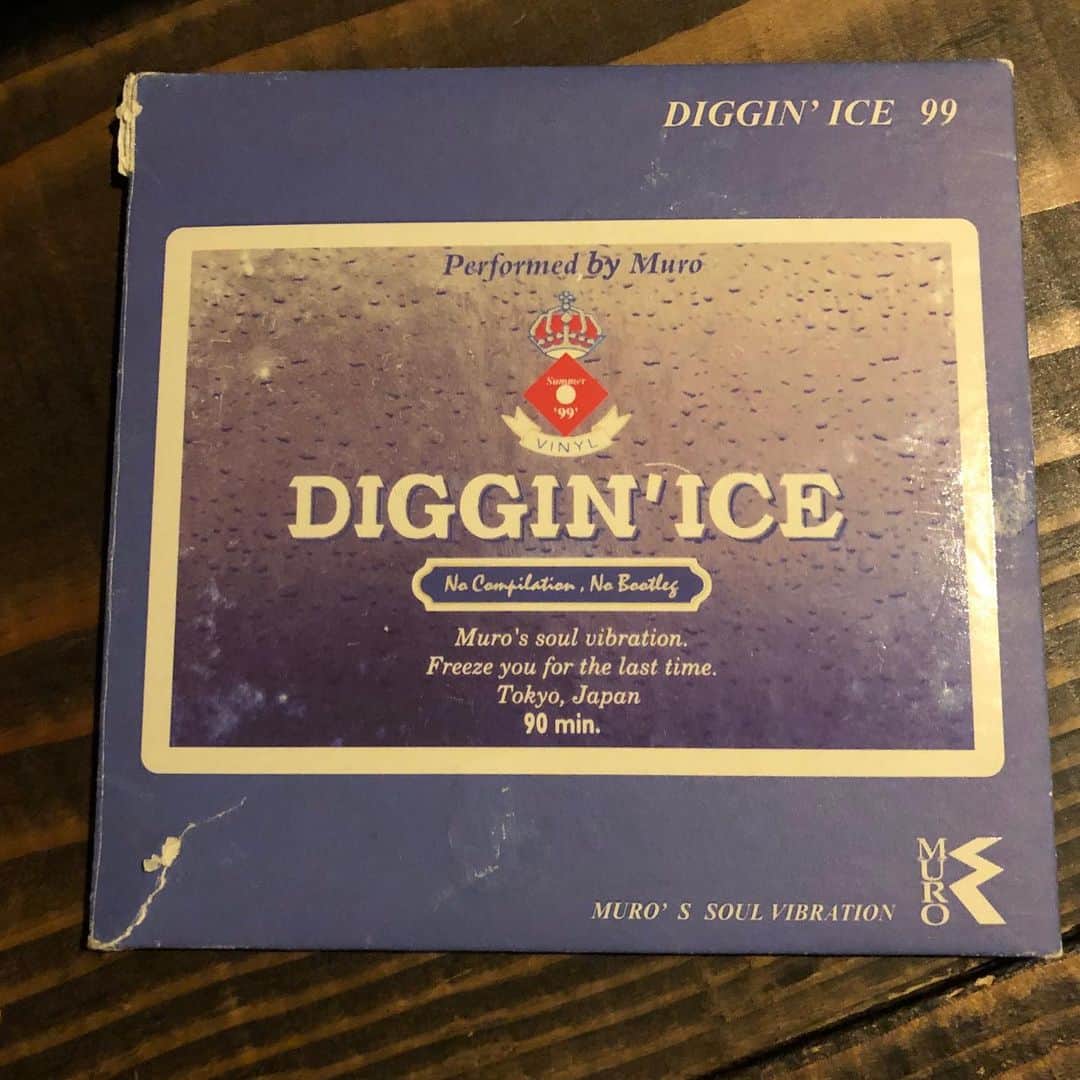 MUROさんのインスタグラム写真 - (MUROInstagram)「神保町の薬酒Bar志膳で、『DIGGIN’ ICE』という名の カキ氷を堪能中🍧 BGMは20年前のDIGGIN’ICE♪ @yakusyu2018」8月10日 18時32分 - dj_muro