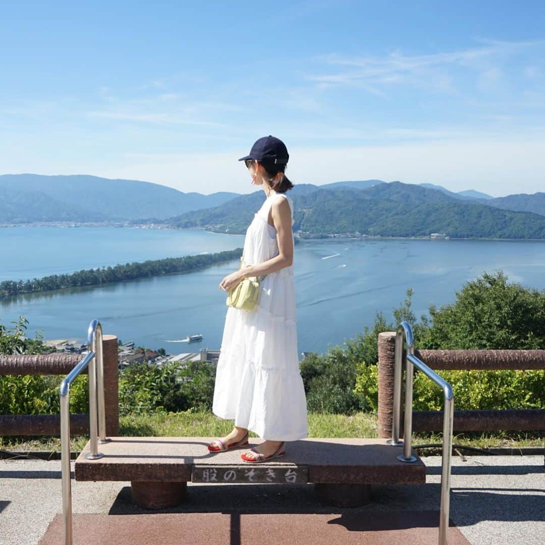 木本泉さんのインスタグラム写真 - (木本泉Instagram)「-﻿ 日本三景 天の橋立﻿ ﻿ 股のぞきもしてきました！﻿ 綺麗な景色で満足😊﻿ ﻿ お天気良すぎて、腕がヒリヒリするくらい焼けてしまった💦﻿ ﻿ #天の橋立#傘松公園#日本三景#京都府」8月10日 18時33分 - izumikimoto