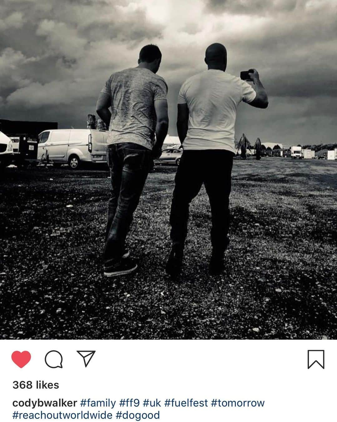 タイリース・ギブソンさんのインスタグラム写真 - (タイリース・ギブソンInstagram)「It’s real #FuelFest is taking over London UK... Cody and Vin I’m so proud of you both on what you have done this week...... Something so powerful and life shifting I’m just so very proud...... I couldn’t sleep last night cause the anticipation for #FuelFest is killing me!!!!! Rumor has it our brother @VinDiesel is gonna drop in and show love on behalf of Paul Walkers charity #ROWW ( Reach Out Worldwide ) get your tickets now people.... #FuelFest.com get your tickets NOW!!!!!!!!!! London tomorrow is gonna be a game changer! #TheWarrenEstate」8月10日 18時46分 - tyrese