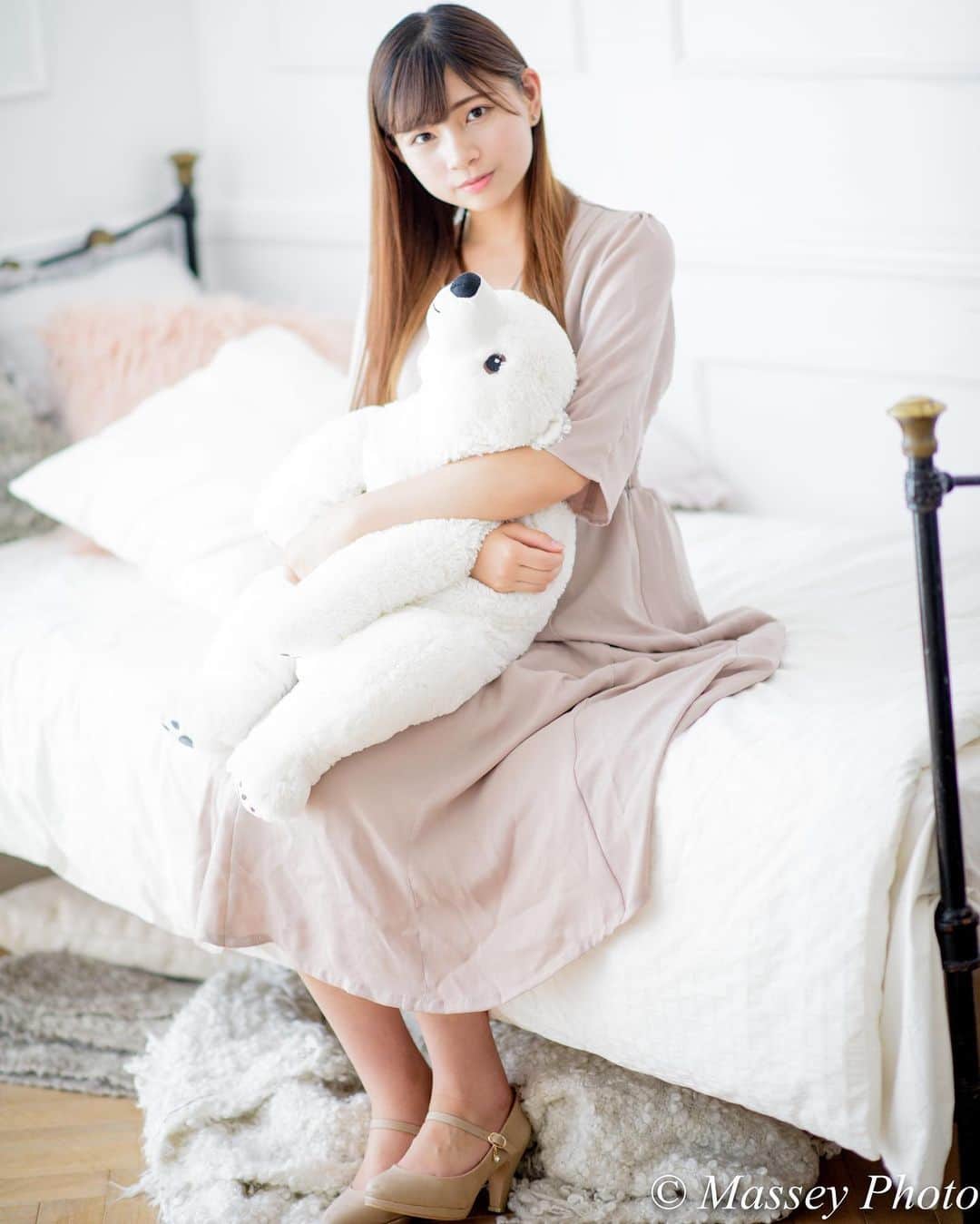のインスタグラム：「. . . . 「Studio Pixie 下馬」で撮った写真です。 モデルは、夏目ありさちゃんです。 It is a picture taken in the studio “Studio Pixie Shimouma”. Her name is Arisa Natsume. . . #ポートレート #ポートレート女子 #ポートレートモデル #ポートレート撮影 #ポートレート部 #ポートレイト #ポトレ #被写体 #モデル #被写体モデル #写真部 #東京カメラ部 #サロンモデル #美脚 #夏目ありさ #撮影会モデル #撮影会の女神さま #portrait #excellent_portraits #girlsphoto #lovers_nippon_portrait #portrait_perfection #portraitphotography #japanesegirl #japanesemodel #model #tokyogirl #good_portraits_world #모델촬영 #인물사진」
