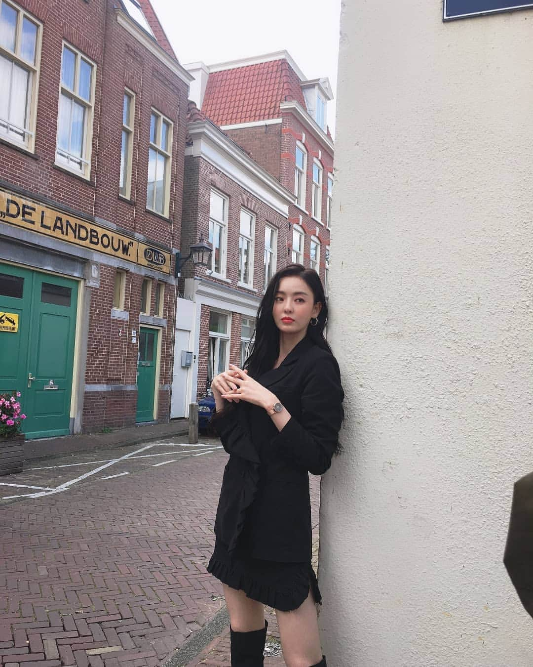 イ・ダヒさんのインスタグラム写真 - (イ・ダヒInstagram)「안뇽🙋‍♀️주말 잘 보내고 있지?😊 @klasse14_korea  #netherlands #amsterdam #네덜란드 #암스테르담」8月10日 19時31分 - dahee0315